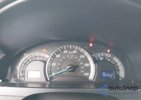 2014 Toyota Camry Se z USA, uszkodzony, nr VIN 4T1BF1FK4EU346120